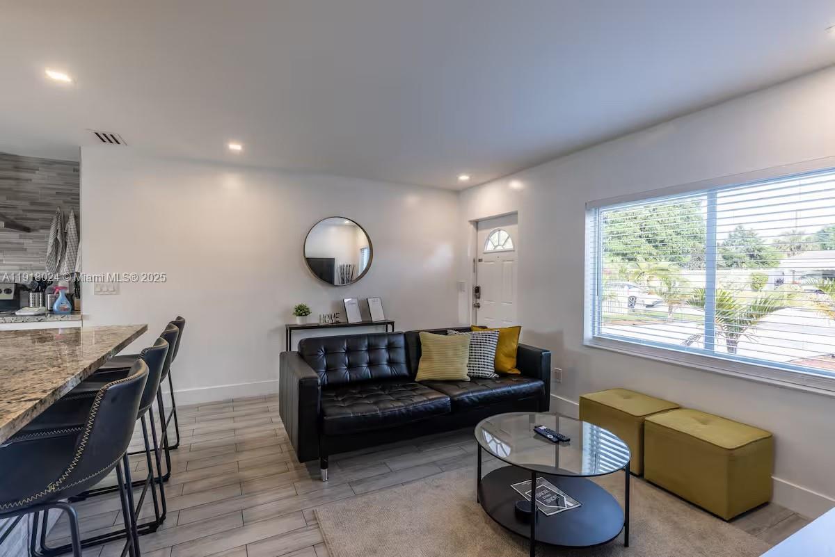 COLLIER ESTATES 1ST ADD - Residential Lease