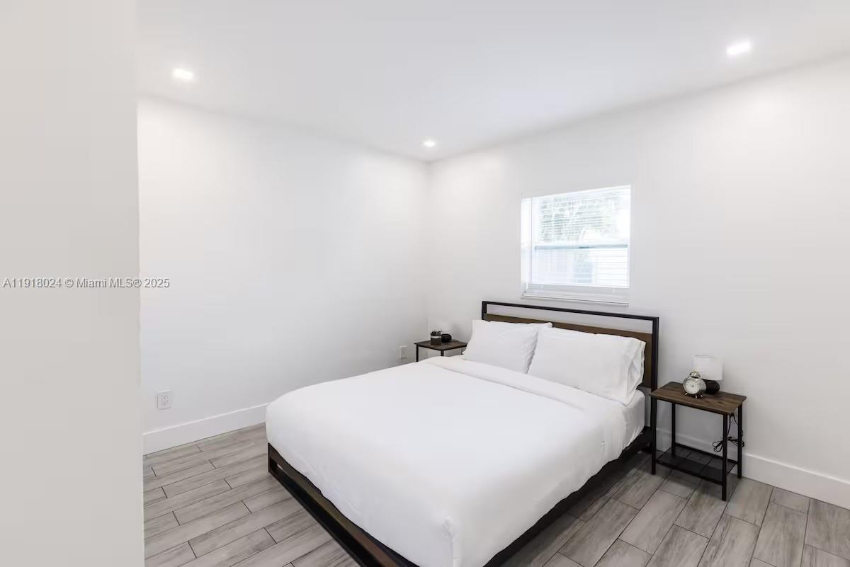 COLLIER ESTATES 1ST ADD - Residential Lease