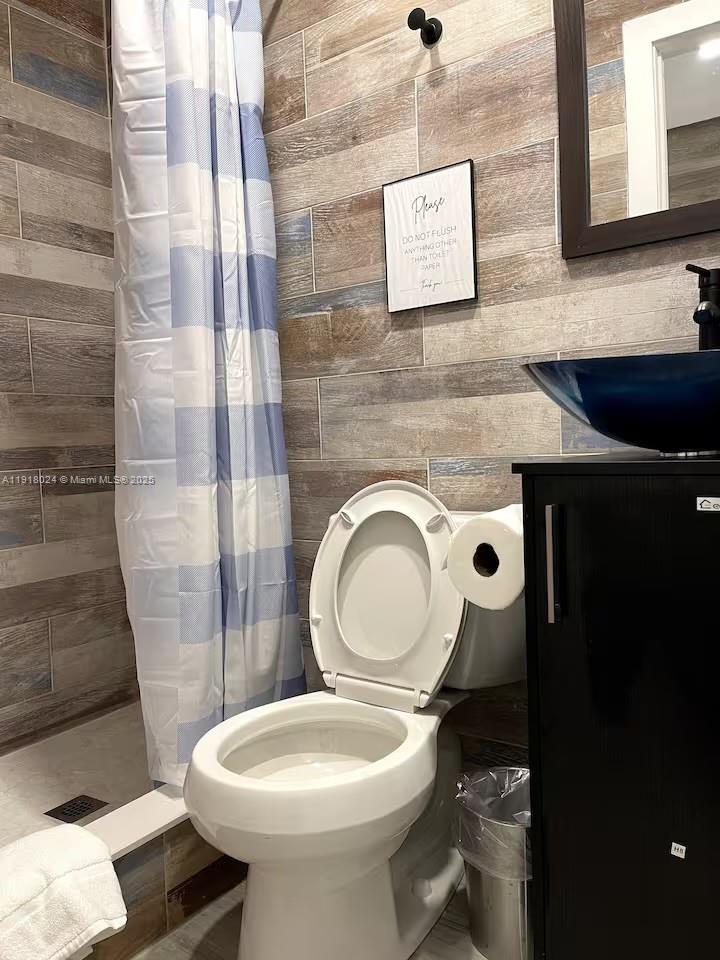 COLLIER ESTATES 1ST ADD - Residential Lease