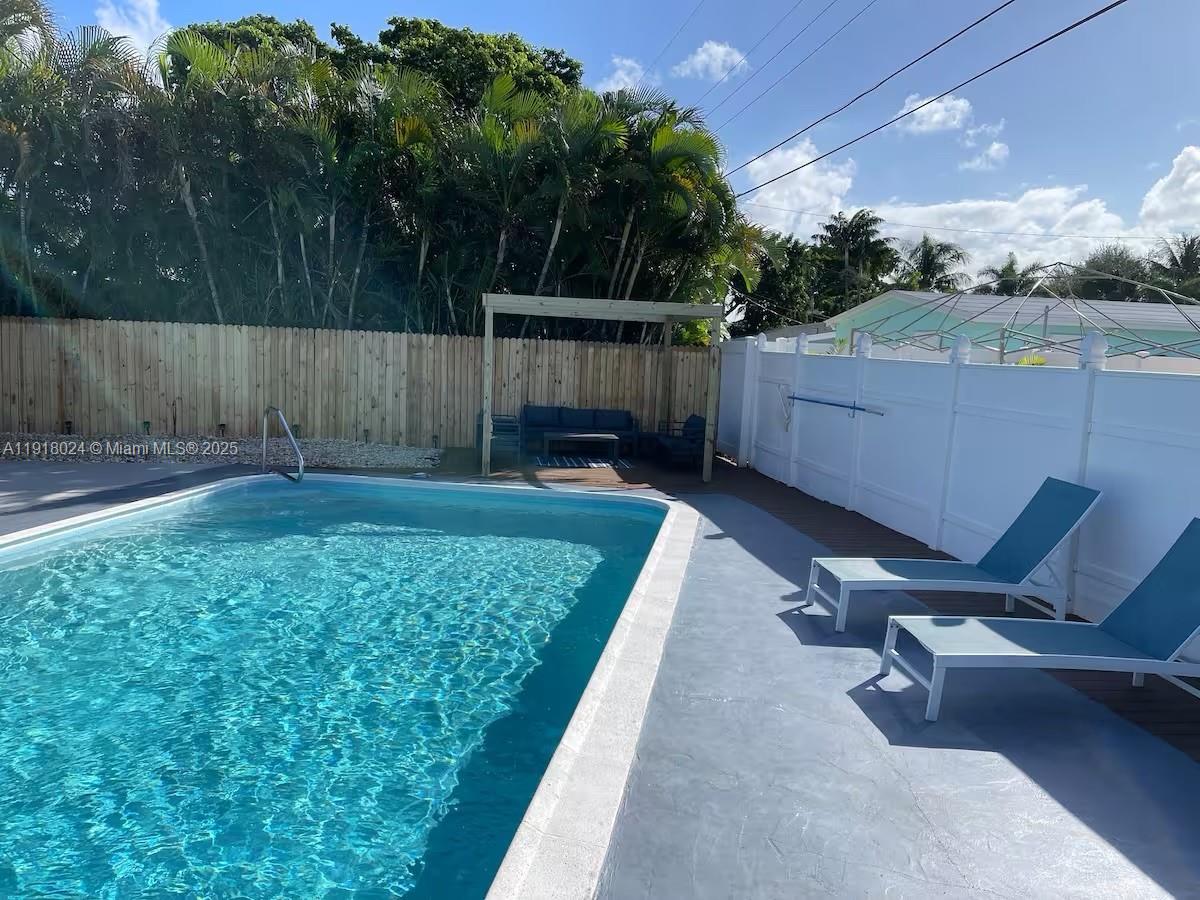 COLLIER ESTATES 1ST ADD - Residential Lease