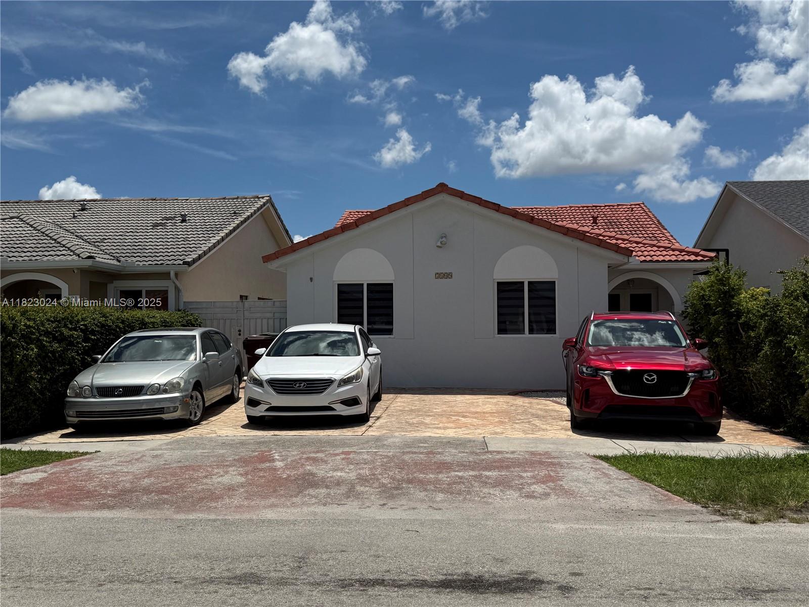 7109 W 30th Ct, Hialeah, Miami-Dade County, Florida - 3 Bedrooms  
1 Bathrooms - 