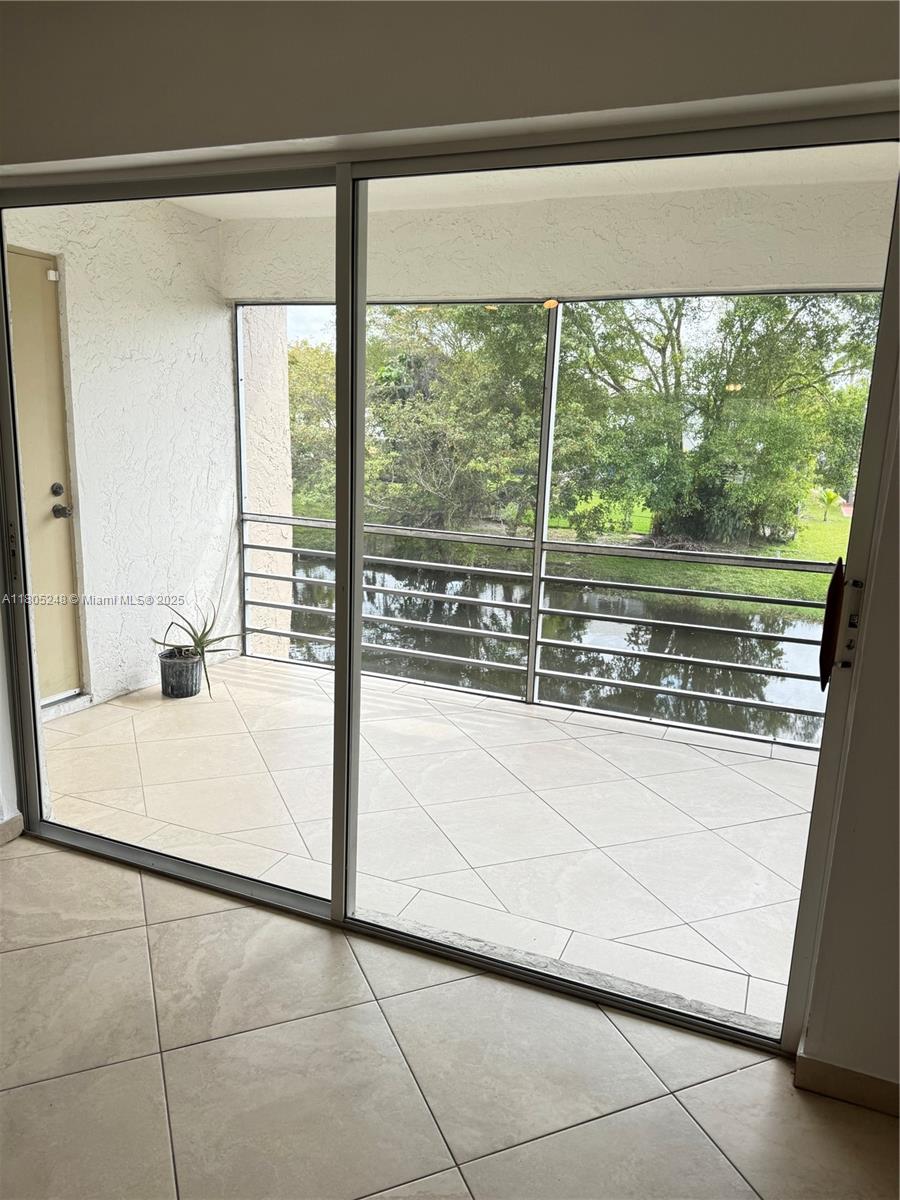 SPRINGS COLONY CLUB CONDO - Residential Lease