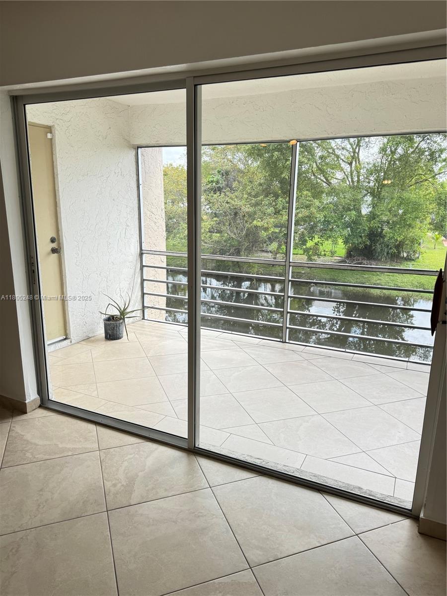 SPRINGS COLONY CLUB CONDO - Residential Lease