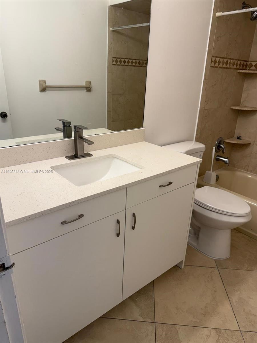 SPRINGS COLONY CLUB CONDO - Residential Lease