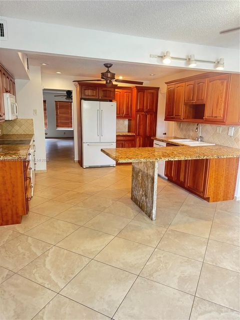 3111 Coral Springs Dr 215 Coral Springs FL 33065