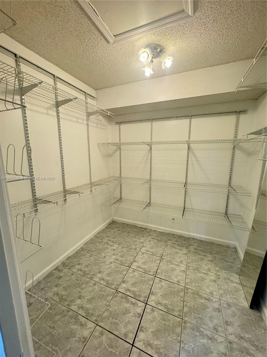 SPRINGS COLONY CLUB CONDO - Residential Lease
