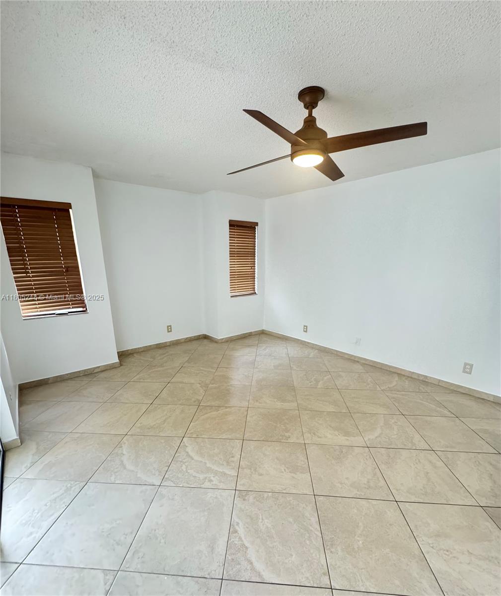 SPRINGS COLONY CLUB CONDO - Residential Lease