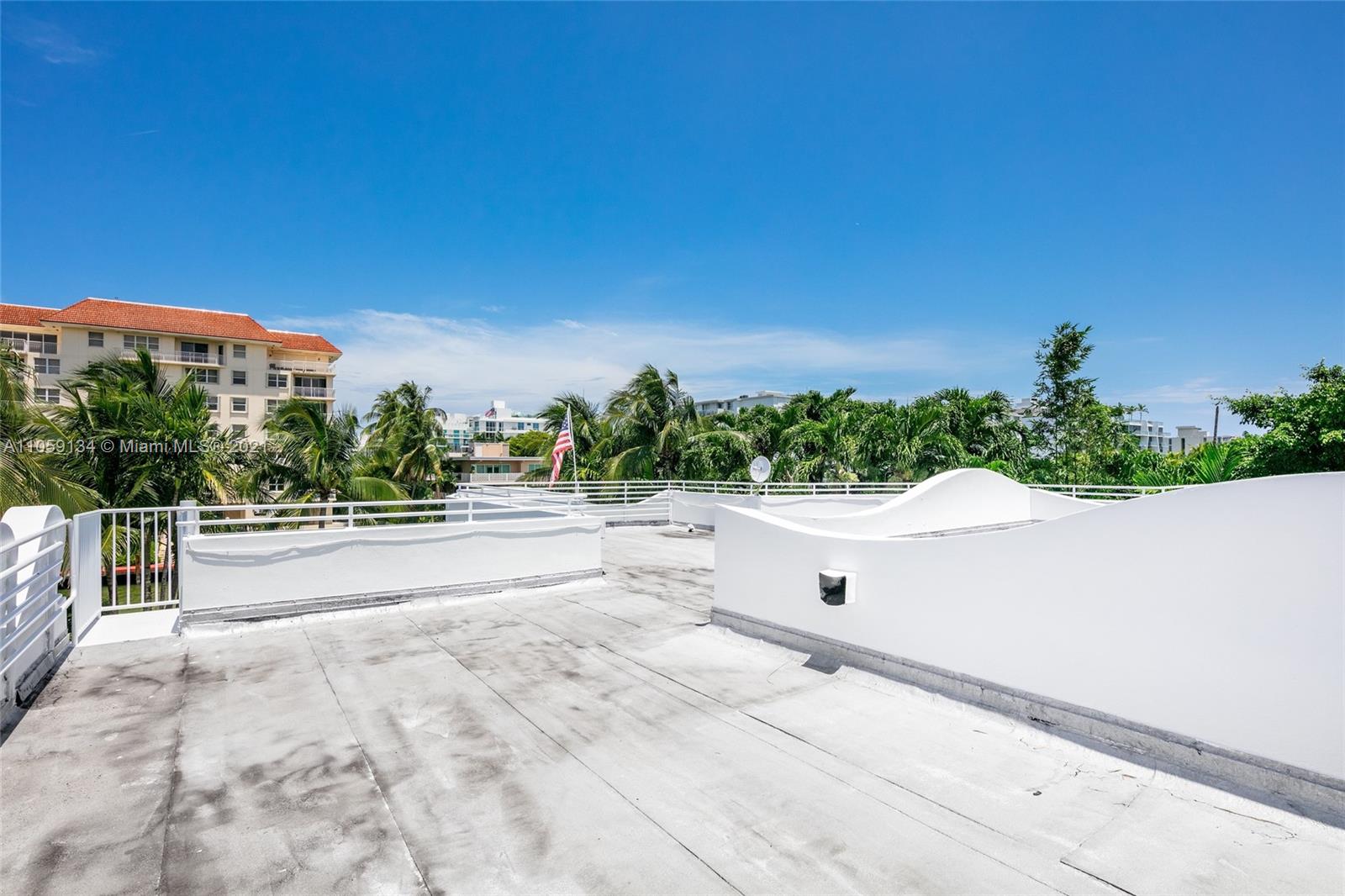 BAY HARBOR ISLAND - Residential