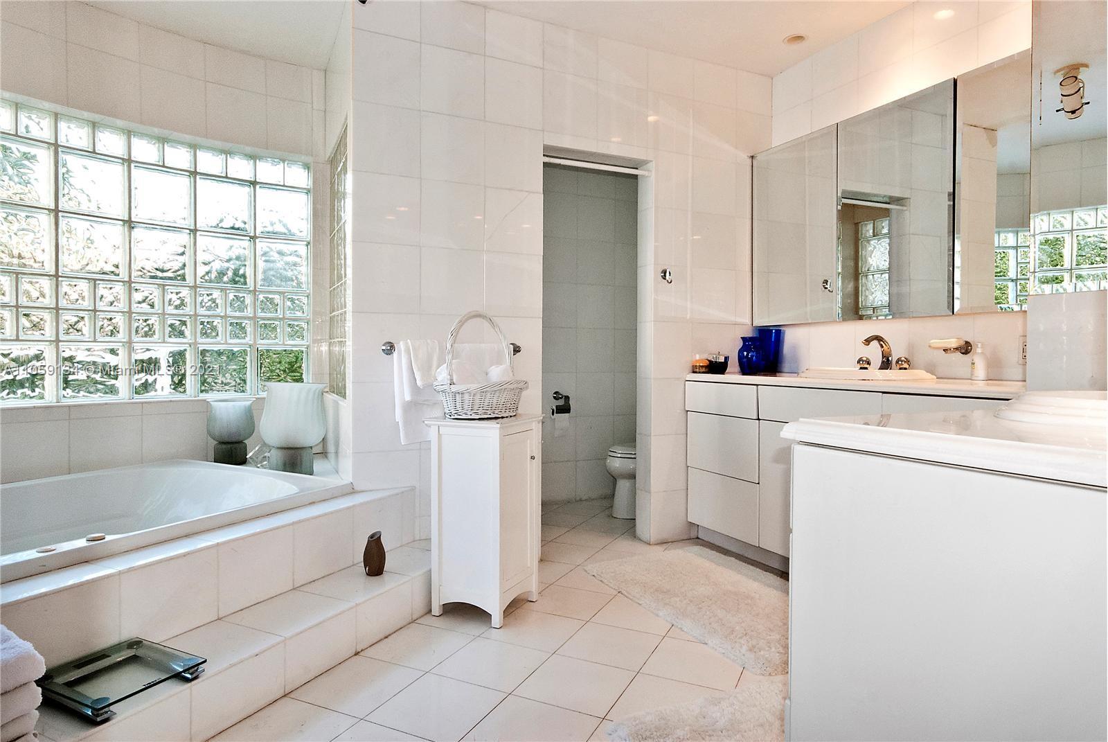 BAY HARBOR ISLAND - Residential