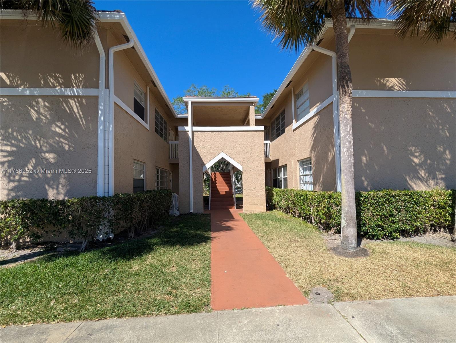 Property for Sale at 836 Twin Lakes Dr 19-B, Coral Springs, Broward County, Florida - Bedrooms: 2 
Bathrooms: 2  - $198,000
