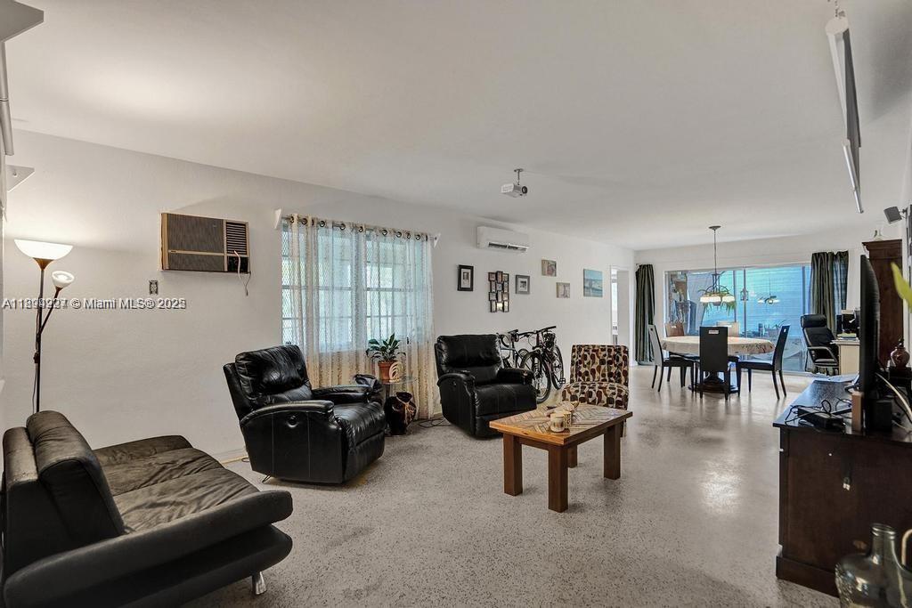 BISCAYNE HEIGHTS - Residential