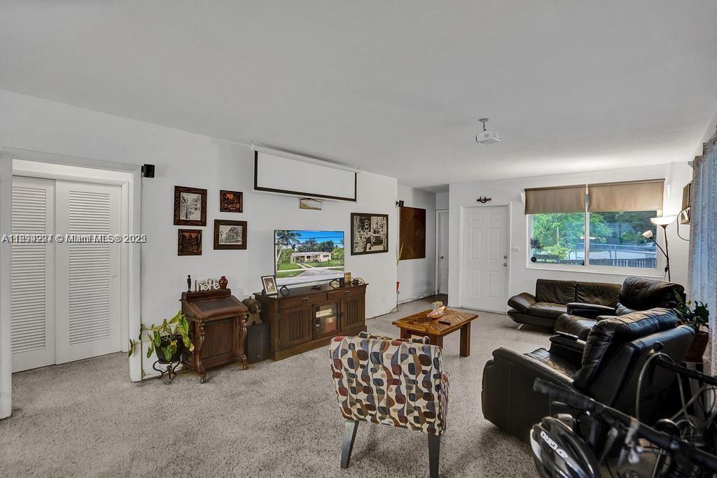 BISCAYNE HEIGHTS - Residential