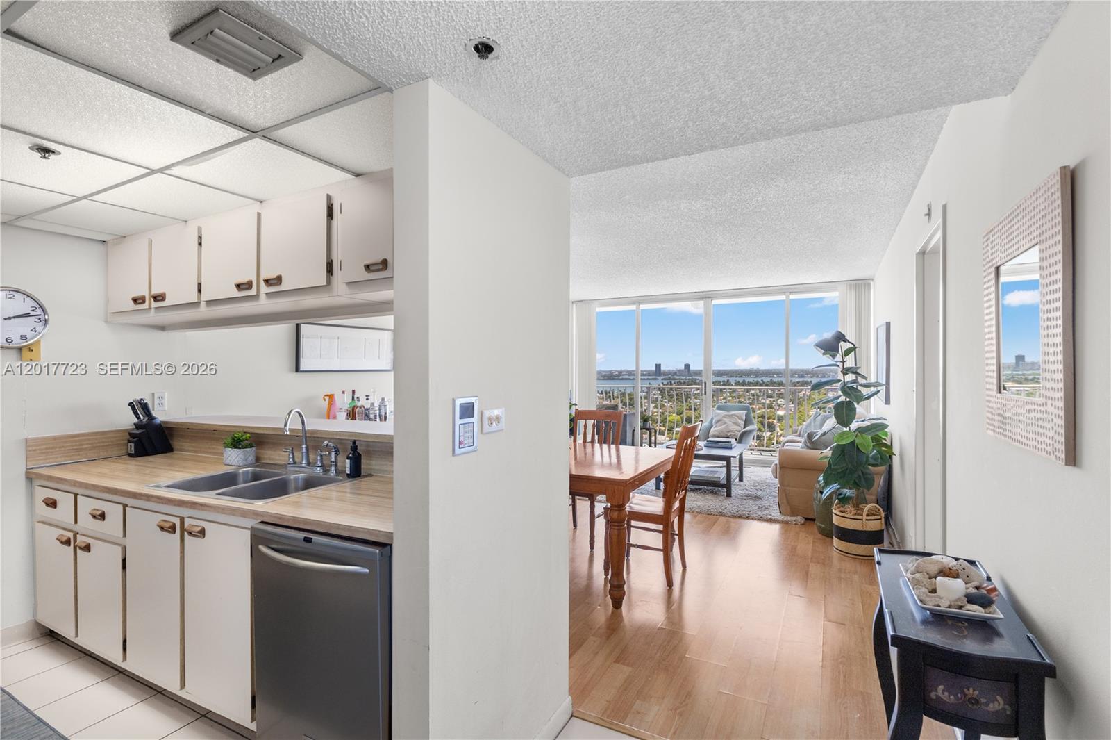 THE GRANDVIEW PALACE COND - Residential