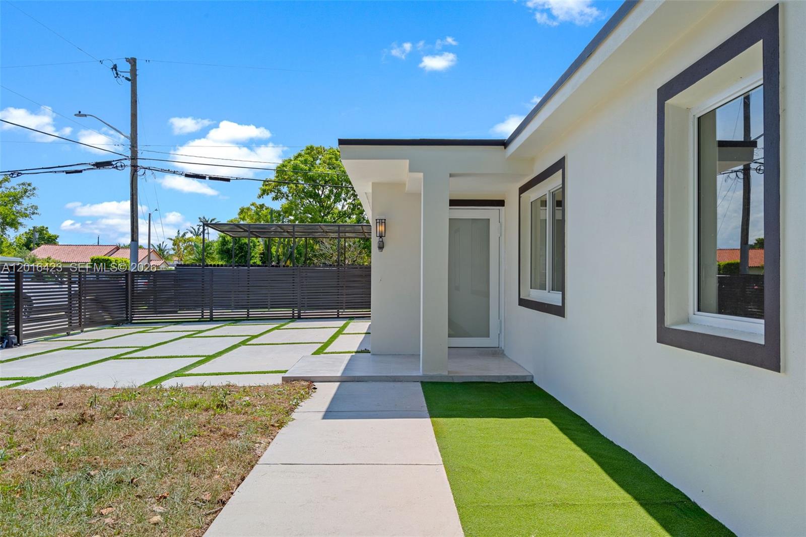 TROPICAL ESTATES - Residential