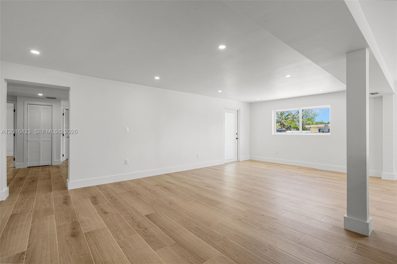 TROPICAL ESTATES - Residential