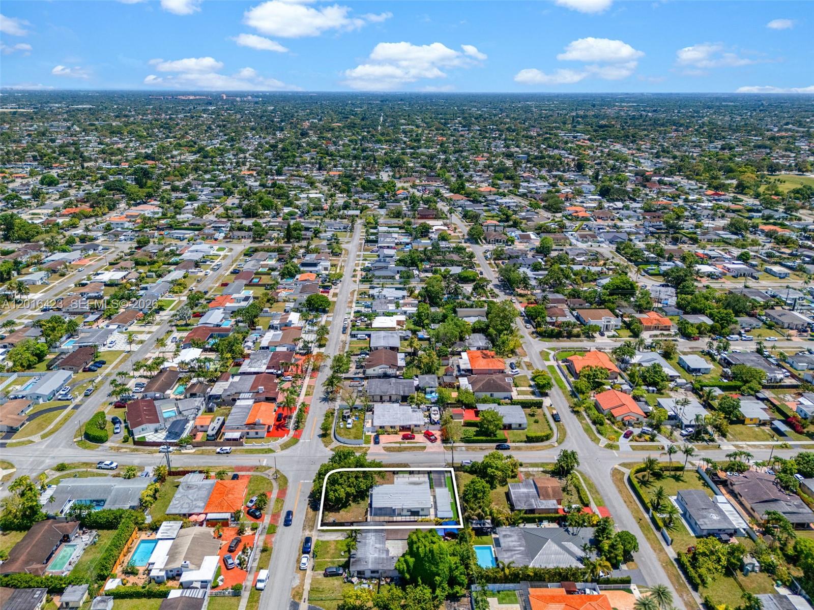 TROPICAL ESTATES - Residential