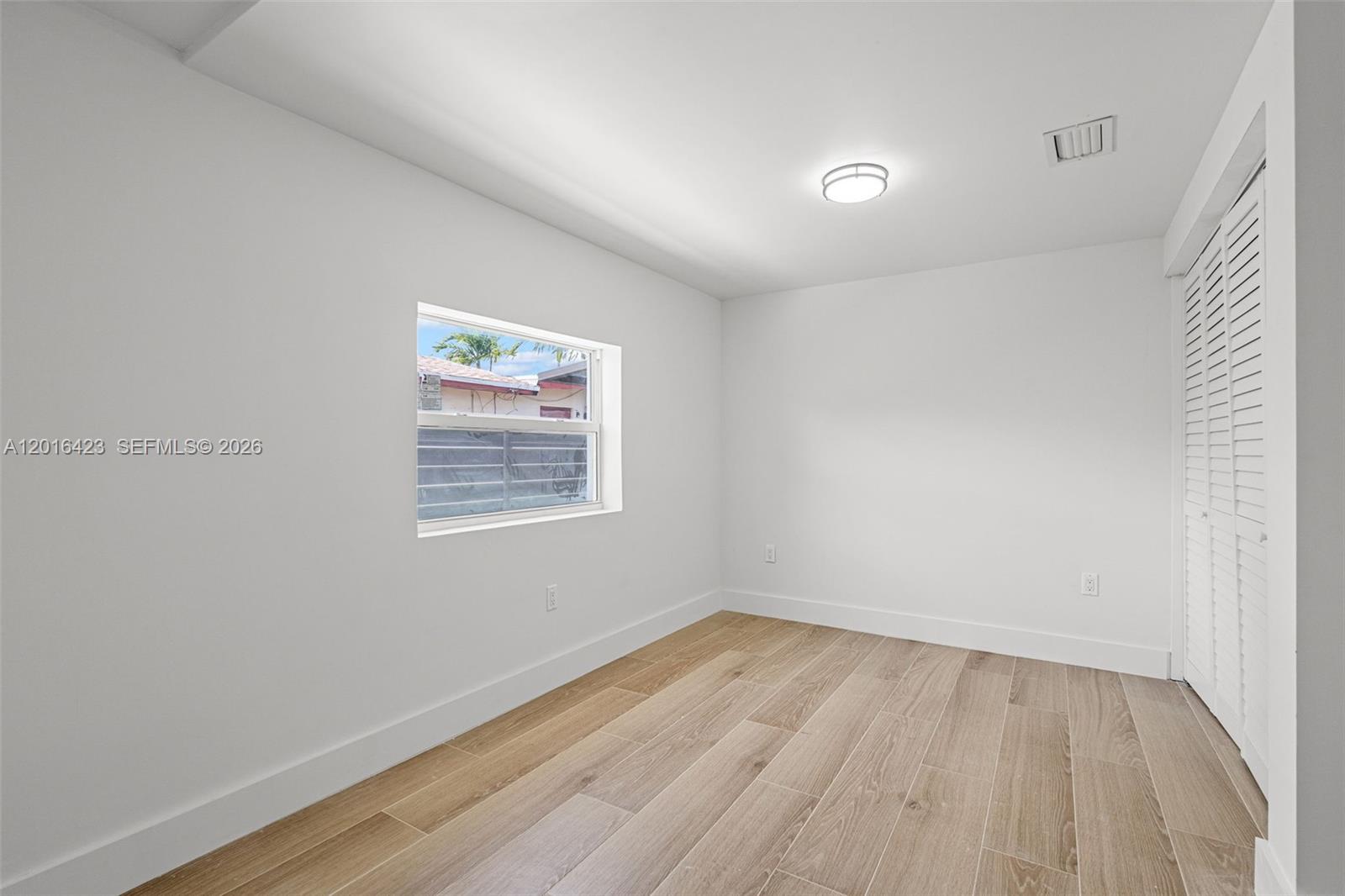 TROPICAL ESTATES - Residential