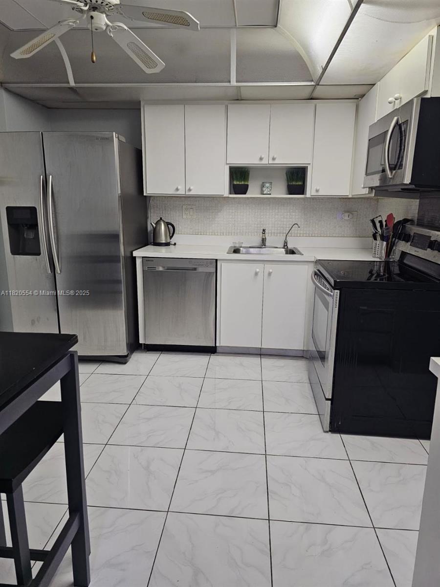 WINSTON TOWERS 200 - Residential
