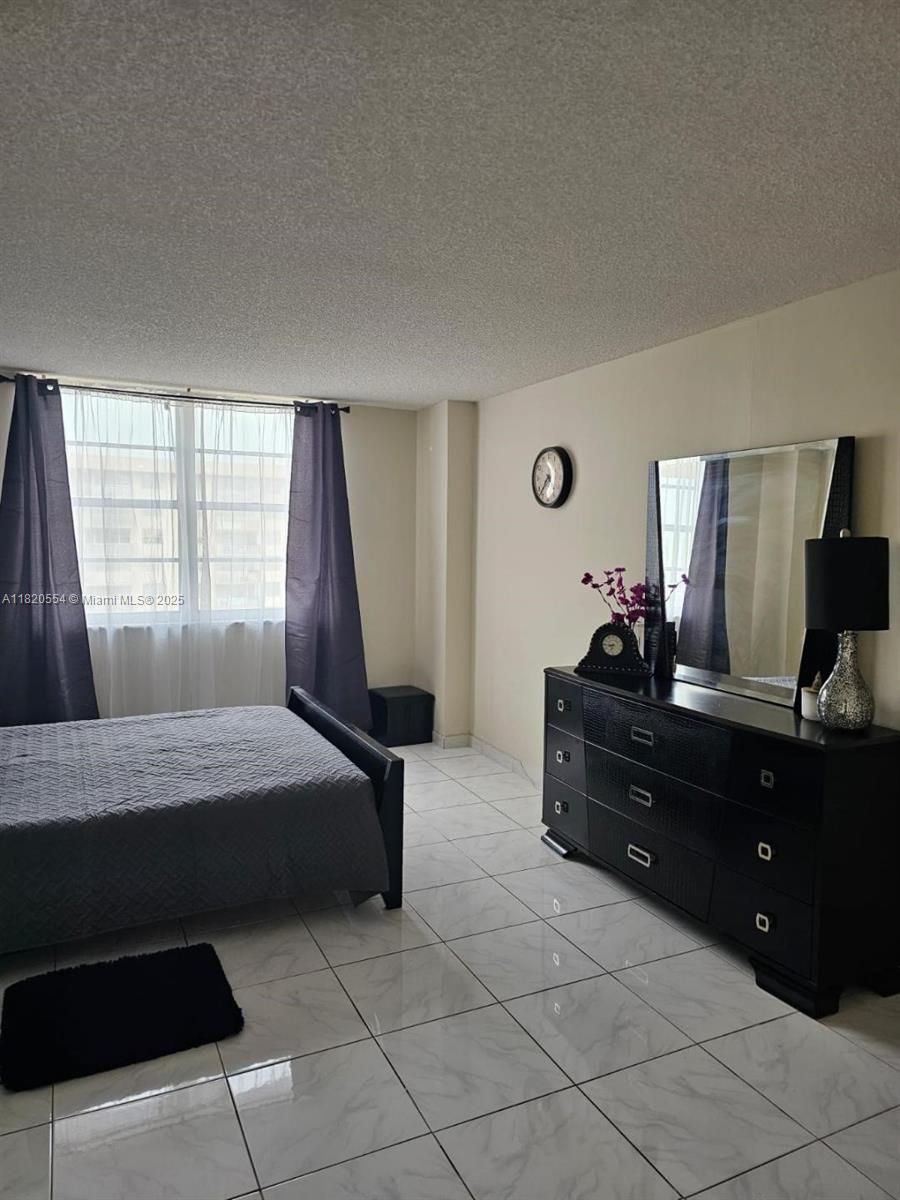 WINSTON TOWERS 200 - Residential