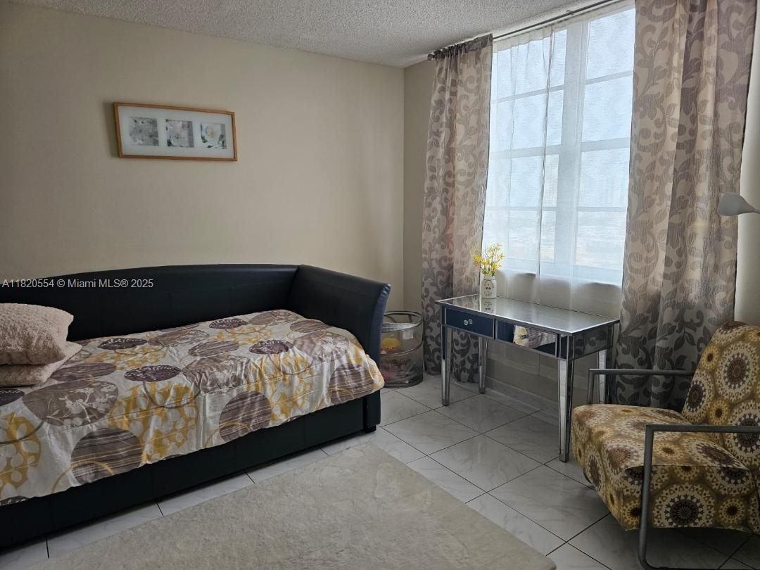 WINSTON TOWERS 200 - Residential