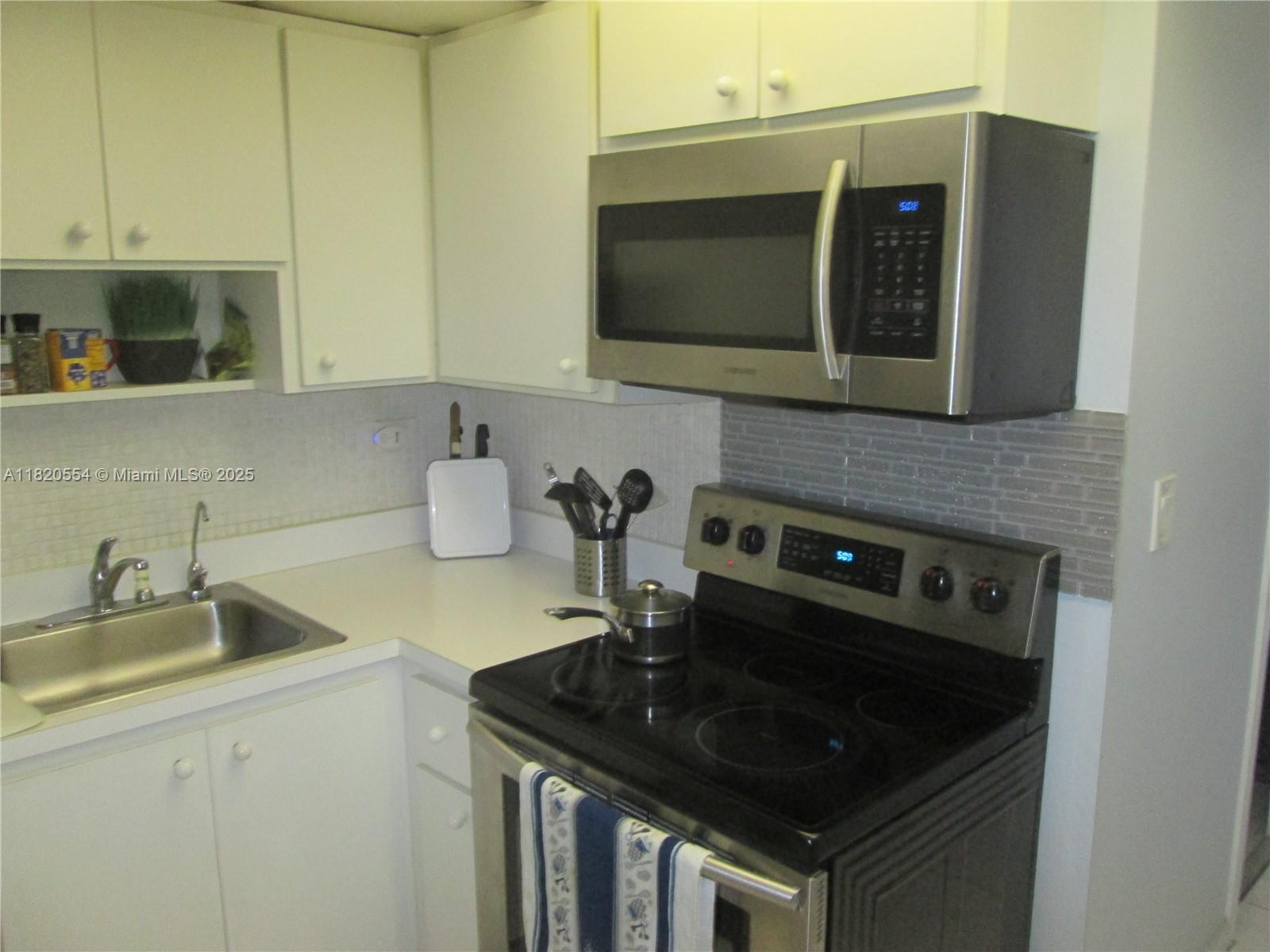 WINSTON TOWERS 200 - Residential