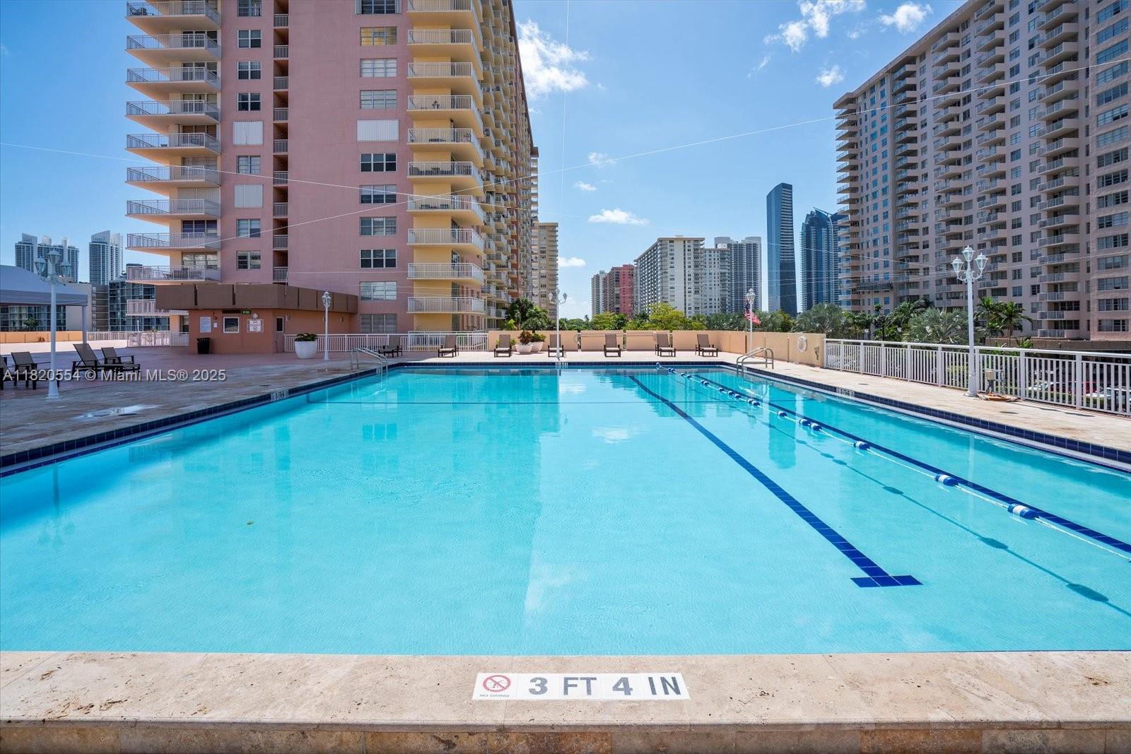 WINSTON TOWERS 200 - Residential