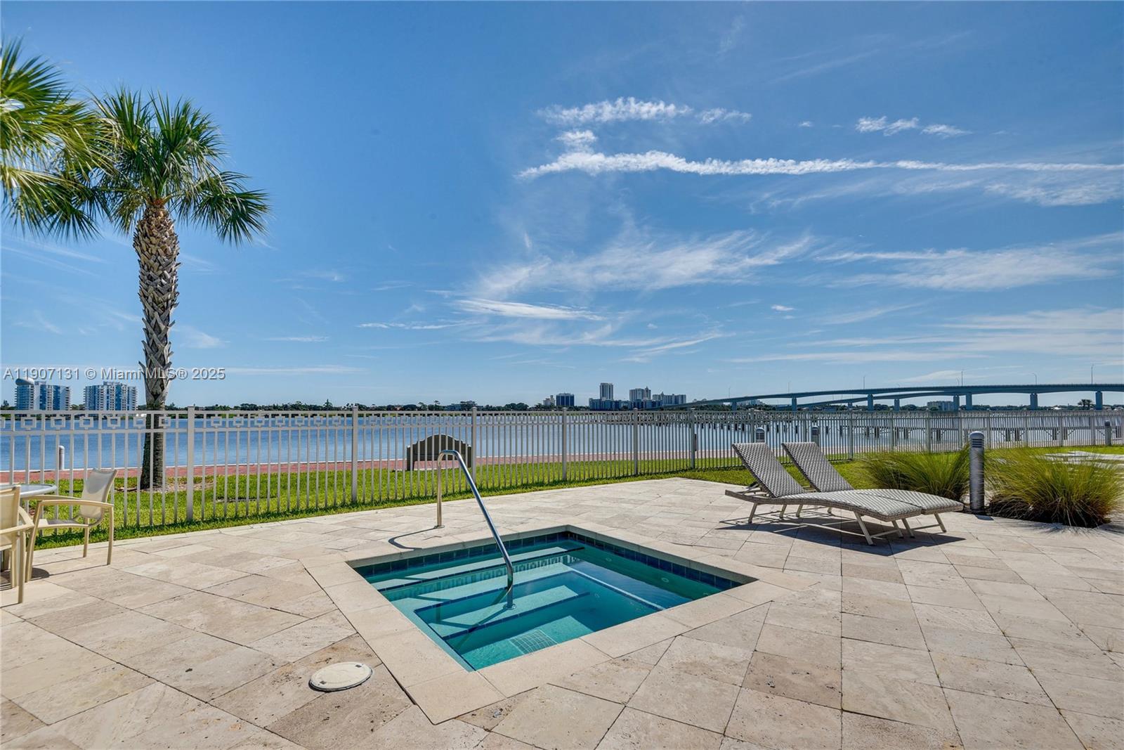 Marina Grande On The Halif - Residential