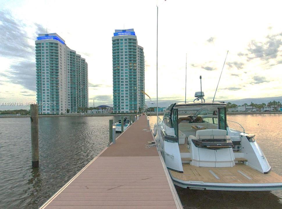 Marina Grande On The Halif - Residential