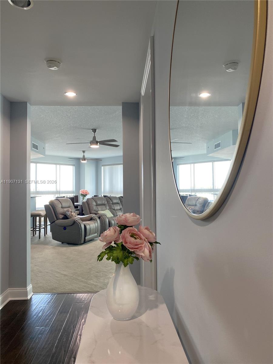 Marina Grande On The Halif - Residential