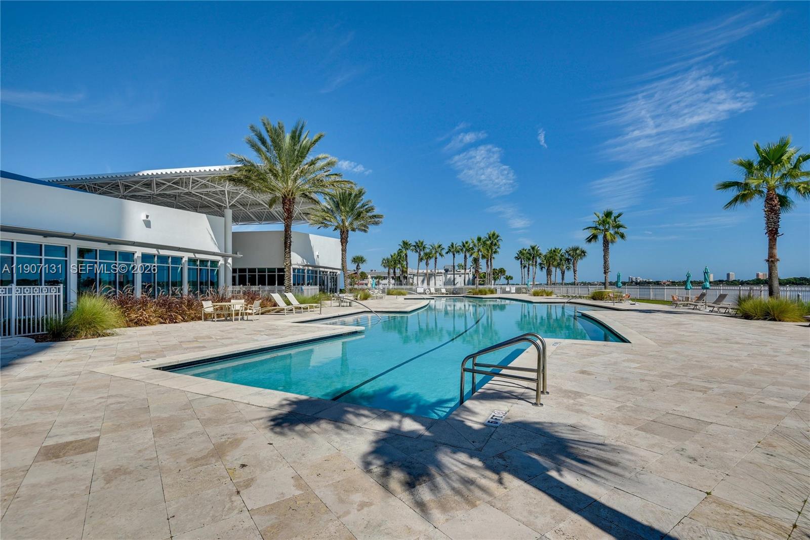 Marina Grande On The Halif - Residential