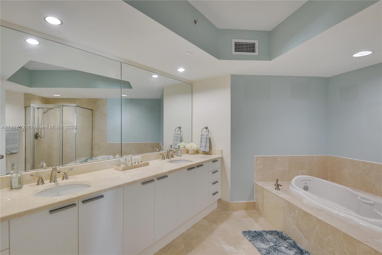 Marina Grande On The Halif - Residential