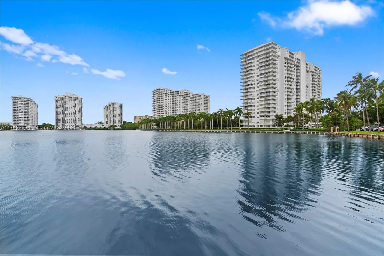 Aventura, Florida 33160, United States, 1 Bedroom Bedrooms, ,2 BathroomsBathrooms,Residential,Active,6158