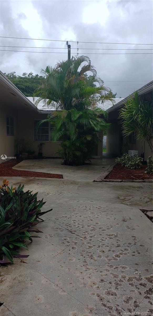 CORAL KEY VILLAS 5TH SEC - Residential Lease