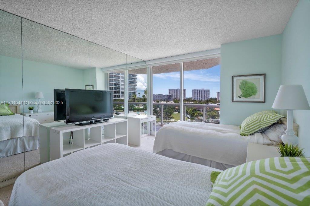 OCEANIA IV CONDO - Residential