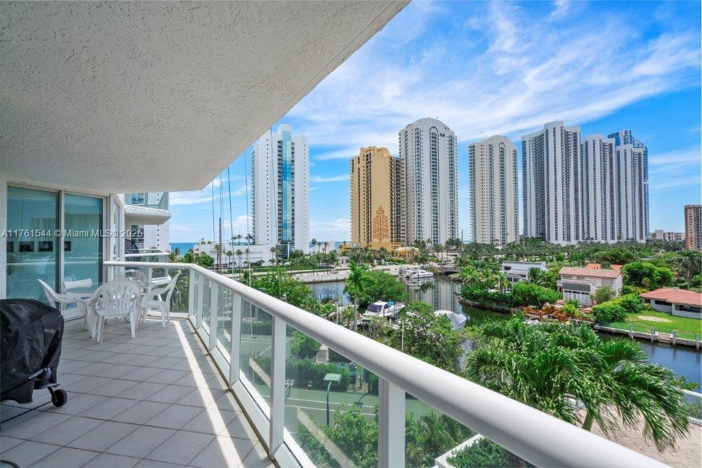 OCEANIA IV CONDO - Residential