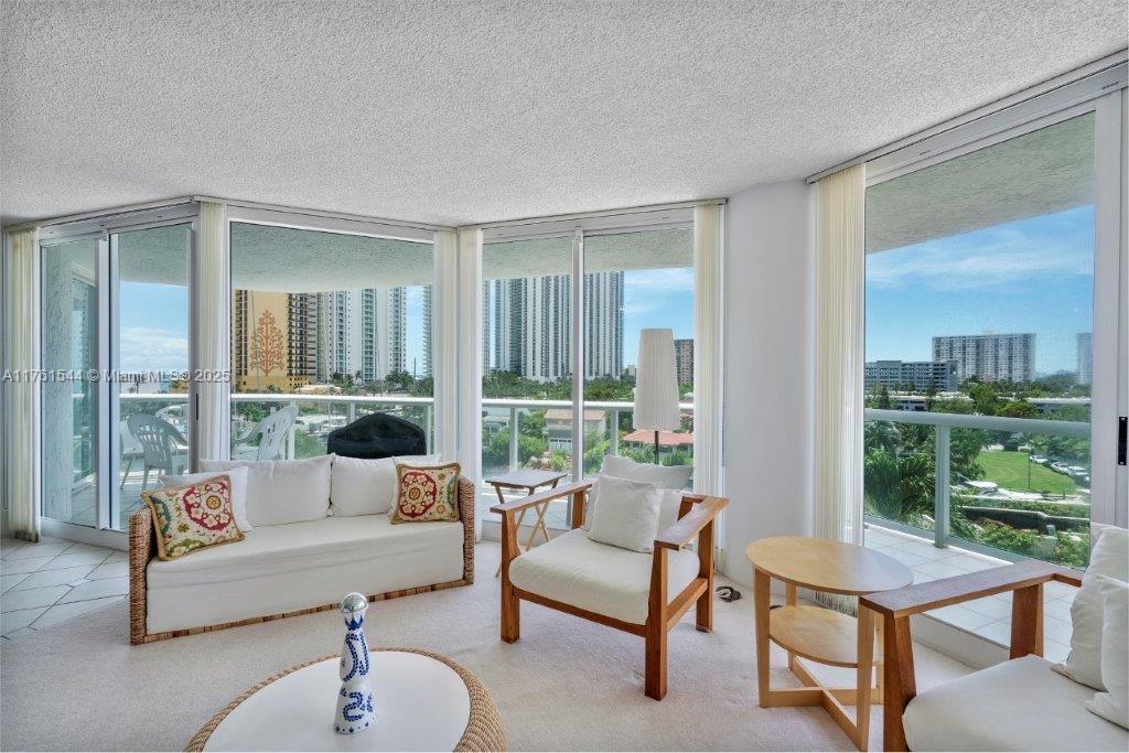 16400 Collins Ave 544