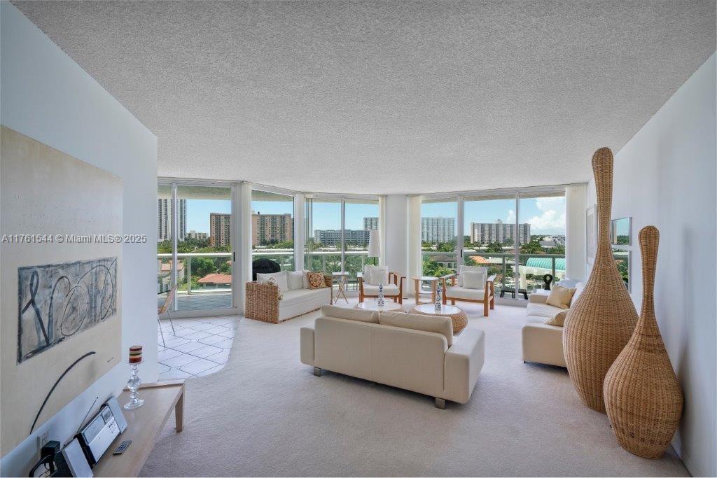 16400 Collins Ave 544