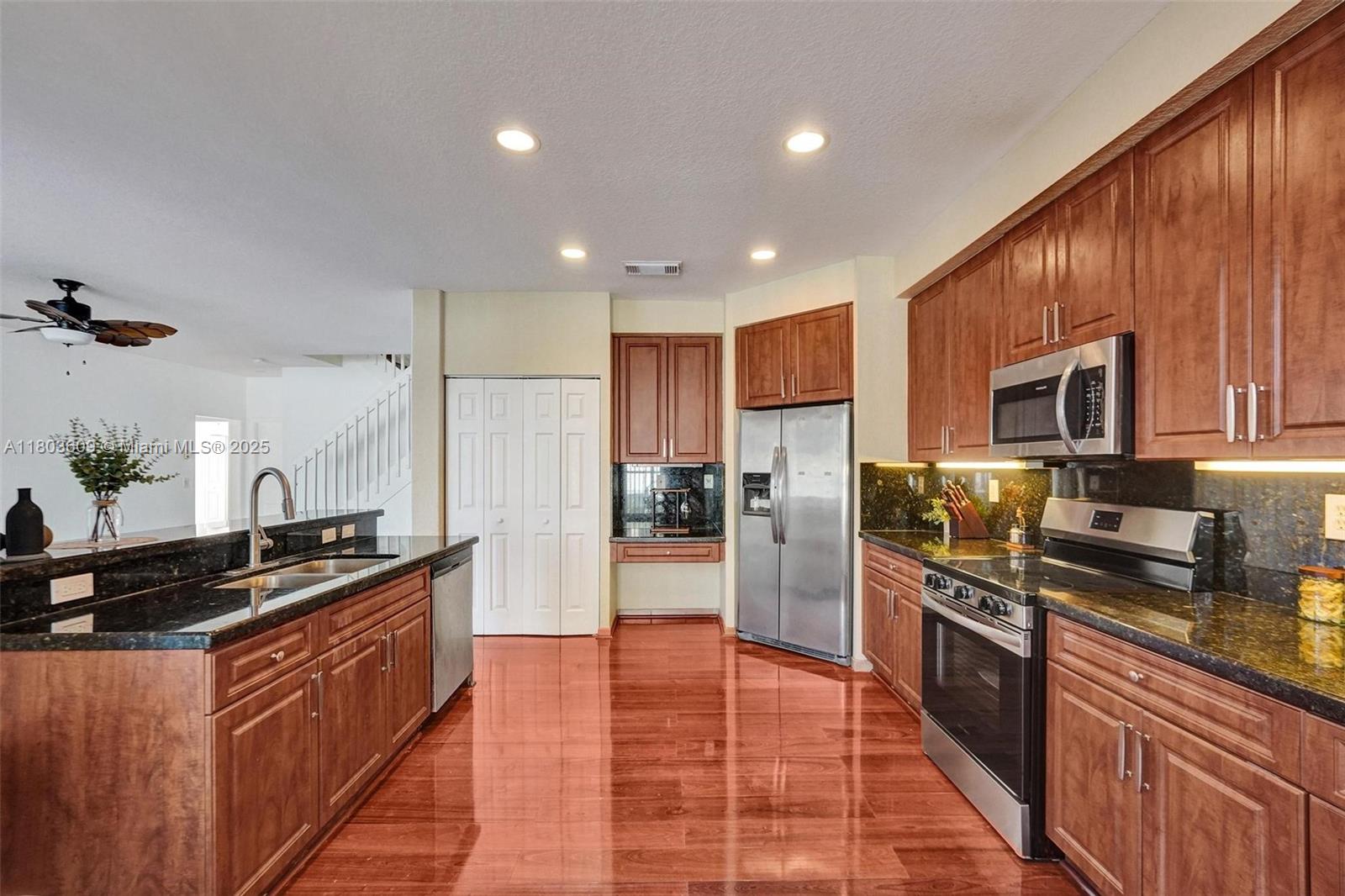 KENSINGTON NORTH - Residential