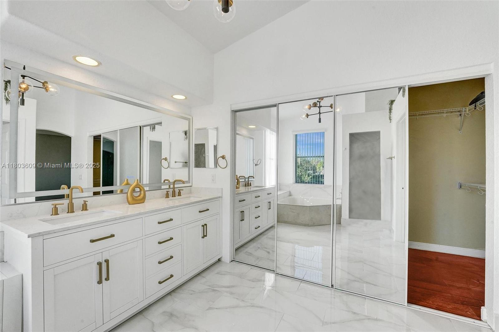 KENSINGTON NORTH - Residential