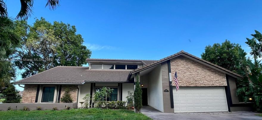 Buy your dream home in the prestigious Pine Ridge community of Coral Springsfor 250K UNDER MARKET VALUE! Move in Ready however Kitchen needs work. OWNER NEEDS TO SELL NOW- WITHIN 30 DAYS!
Stunning 4-bed, 2.5-bath pool home in Pine Ridge, Coral Springs! This 2,678 sq ft waterfront gem features a modern layout with new flooring, fresh paint, vaulted ceilings, and updated baseboards. Enjoy a spacious kitchen with granite counters, stainless appliances, and a large island. Relax by the fireplace or in the fenced pool area overlooking a serene lake. Located on a 0.40-acre lot with a 2-car garage and extended driveway. Low HOA. Zoned for top-rated schools.