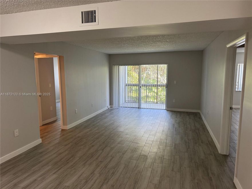2nd floor corner unit this 2 bedroom split bedroom 2 full baths has been freshly painted, recently remodeled with newer floors, newer kitchen cabinets and grant counter tops, newer master bathroom. A/c and water heater is also newer.