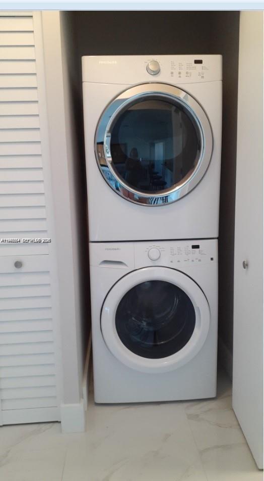 DANIA PLACE PLACE - Residential