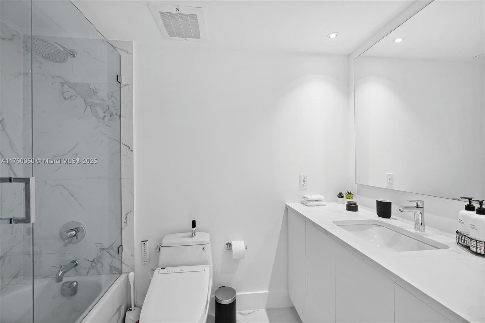 BEACH CLUB TWO CONDO - Residential Lease