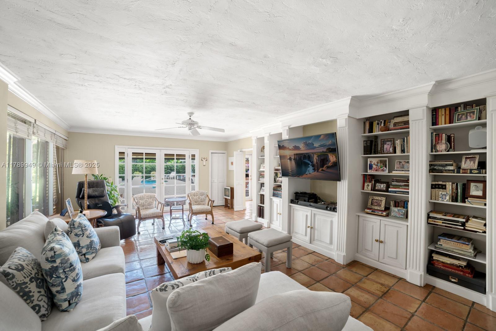 141 Island Dr