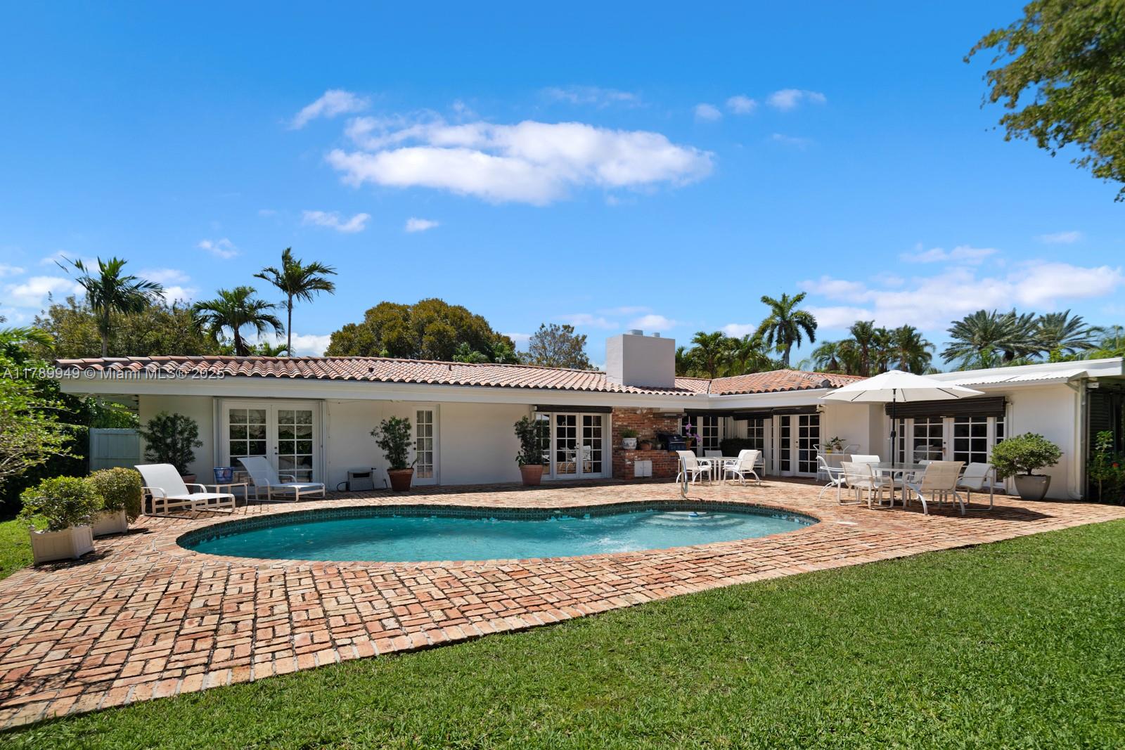 141 Island Dr