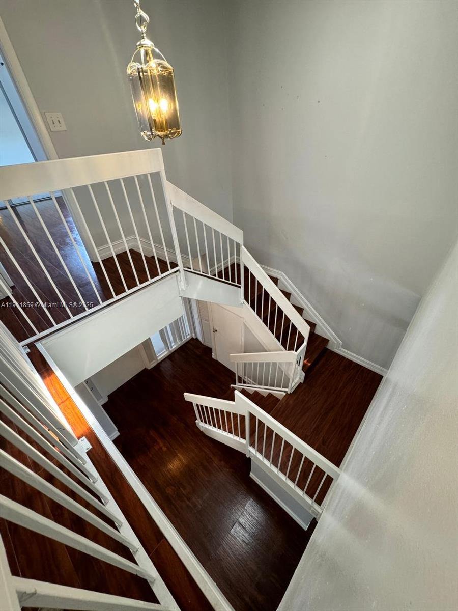 MAPLEWOOD TOWNHOUSES COND - Residential Lease