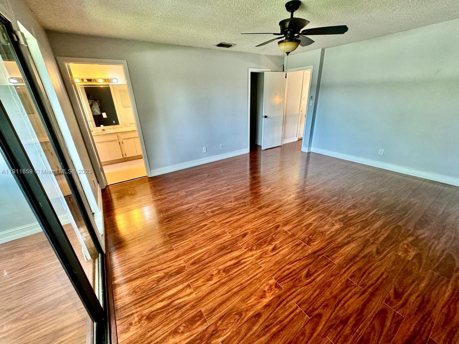 MAPLEWOOD TOWNHOUSES COND - Residential Lease