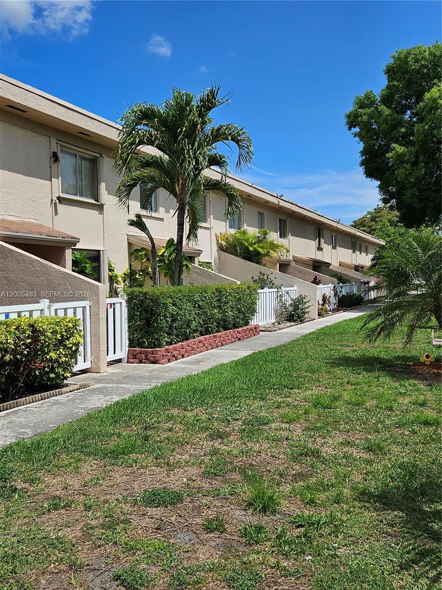 TOWNHOMES OF ORIOLE II - Residential