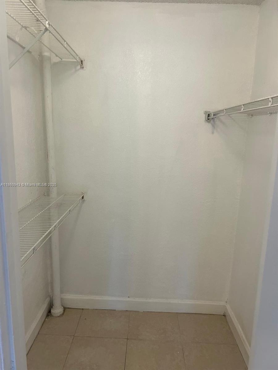 CORAL KEY CONDO - Residential Lease