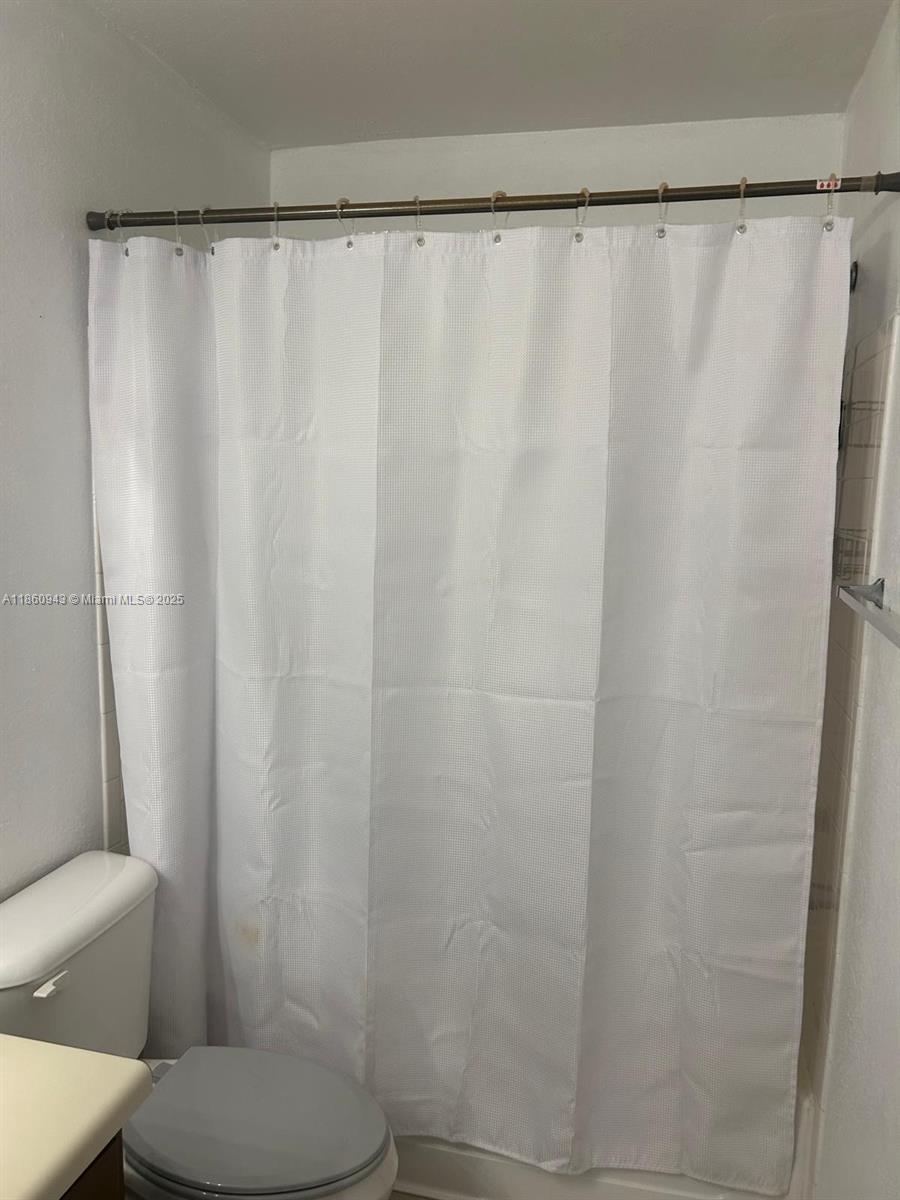 CORAL KEY CONDO - Residential Lease